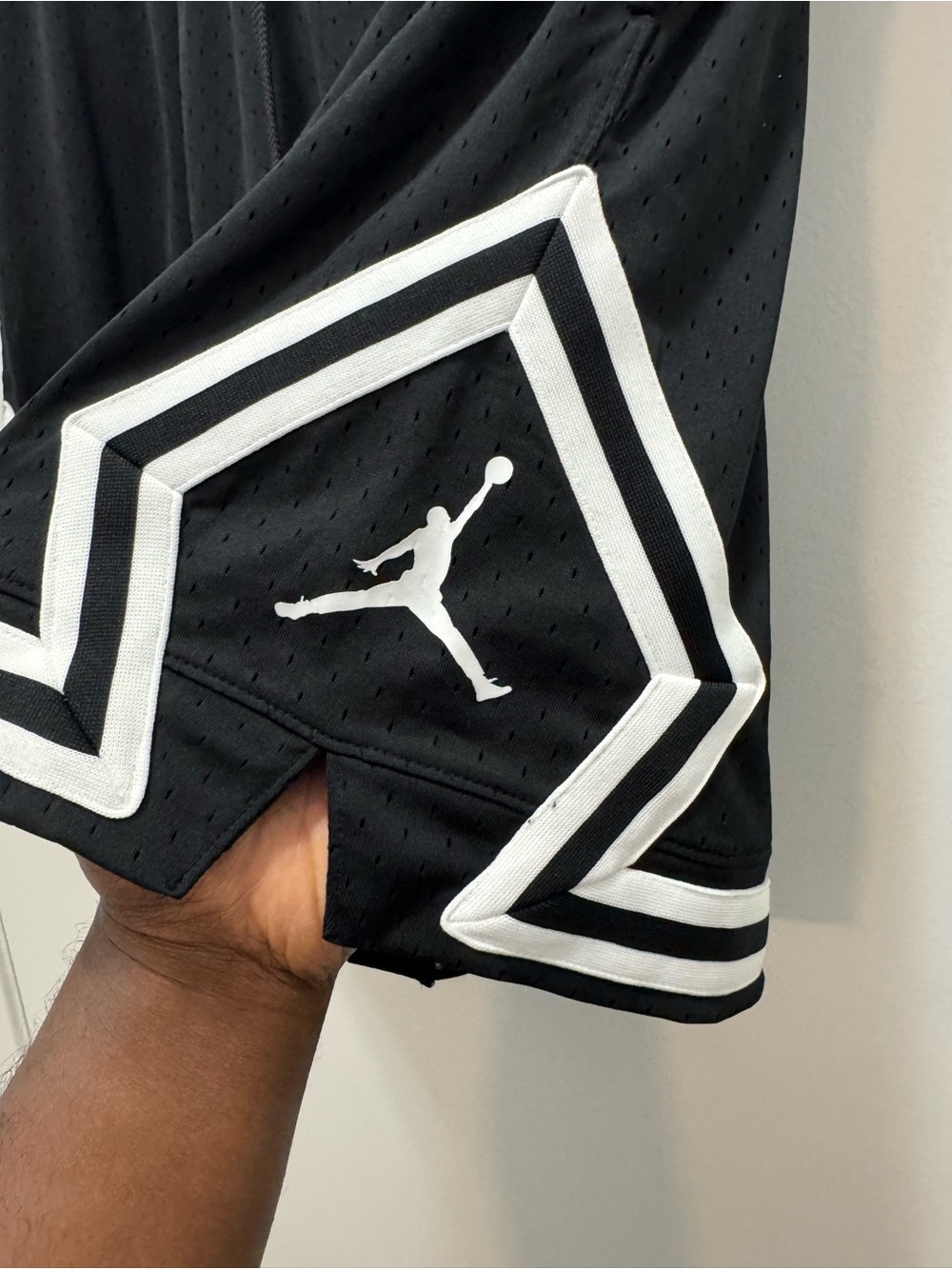 Jordan Dri-FIT Sport Mesh Diamond Shorts - Picture 4 of 10
